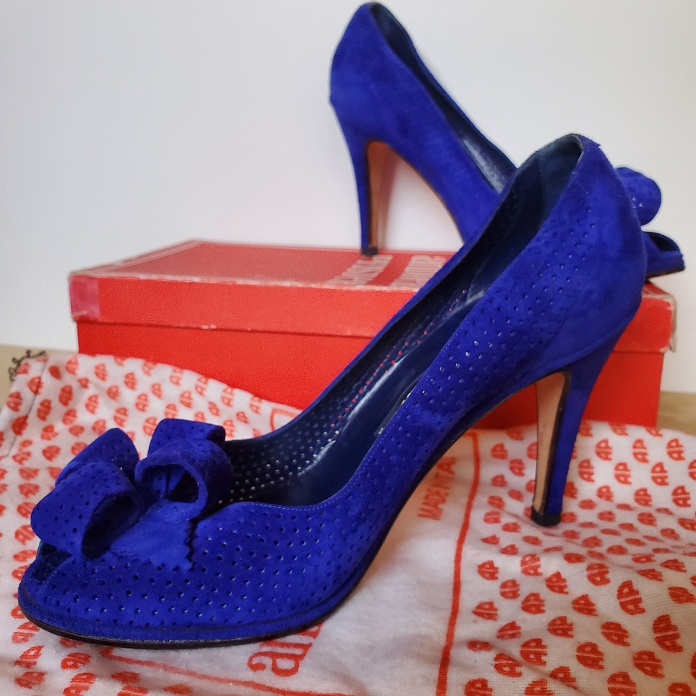 Vintage Andrea pfister blue suede heels sz 7.5